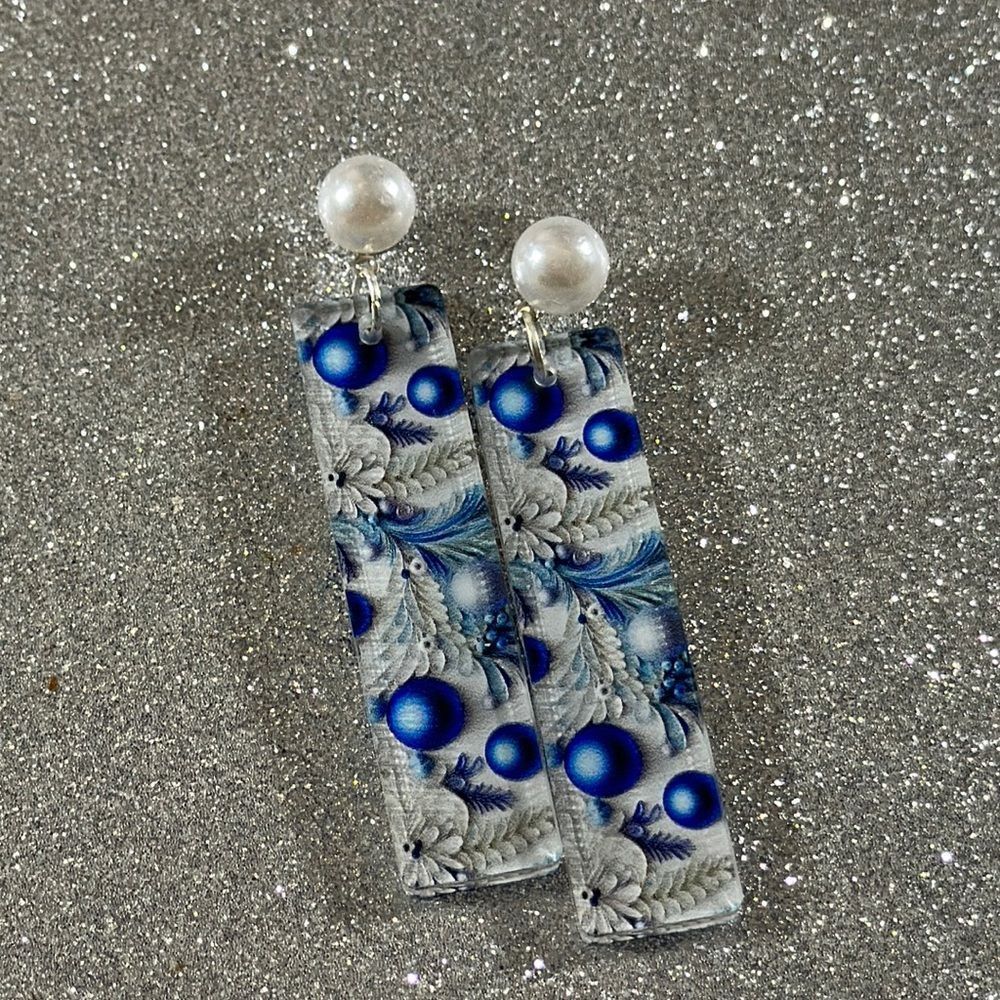 Pearl dangle earrings